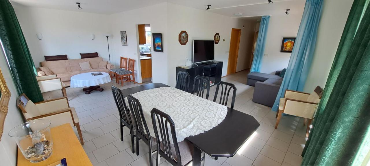 Apartamento Aegisholt Privete House With Hot Tub Patreksfjordur Exterior foto